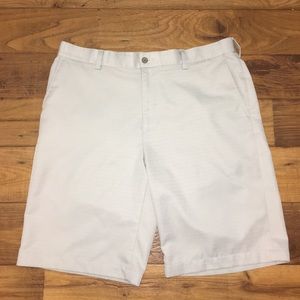 IZOD Shorts Size 34 Dry Fit